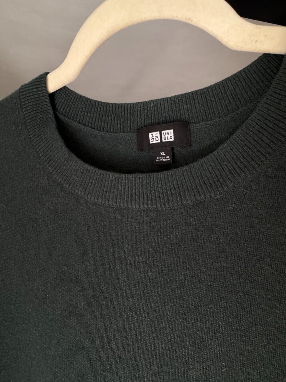 Men's Green Cashmere Sweater - XL - Picture 2 of 3
